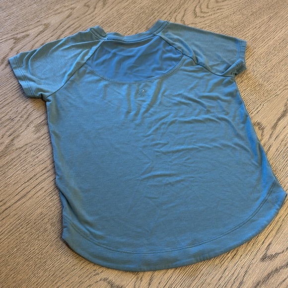 Athleta Girl tee in aqua/teal, size S/7 - Picture 4 of 6